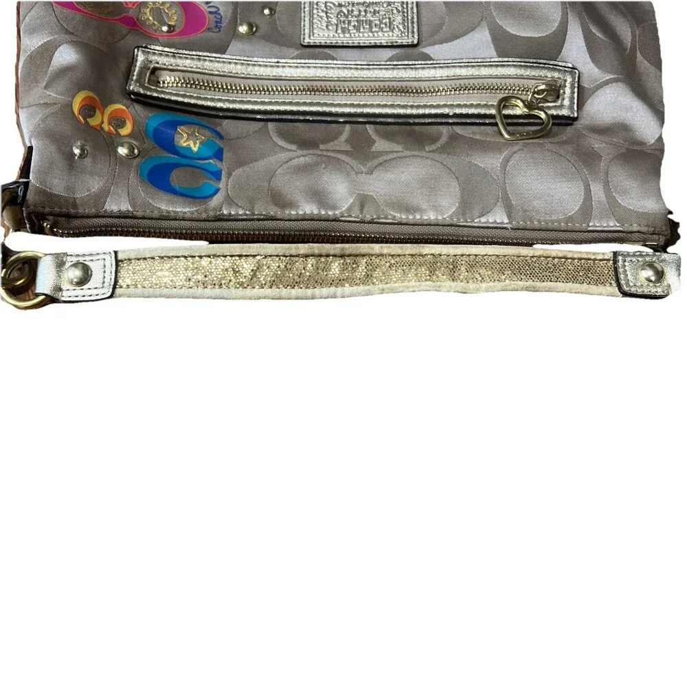 COACH (2012) Y2K Poppy Khaki Daisy Pop C Applique HOBO Shoulder Bag Hobo Boho